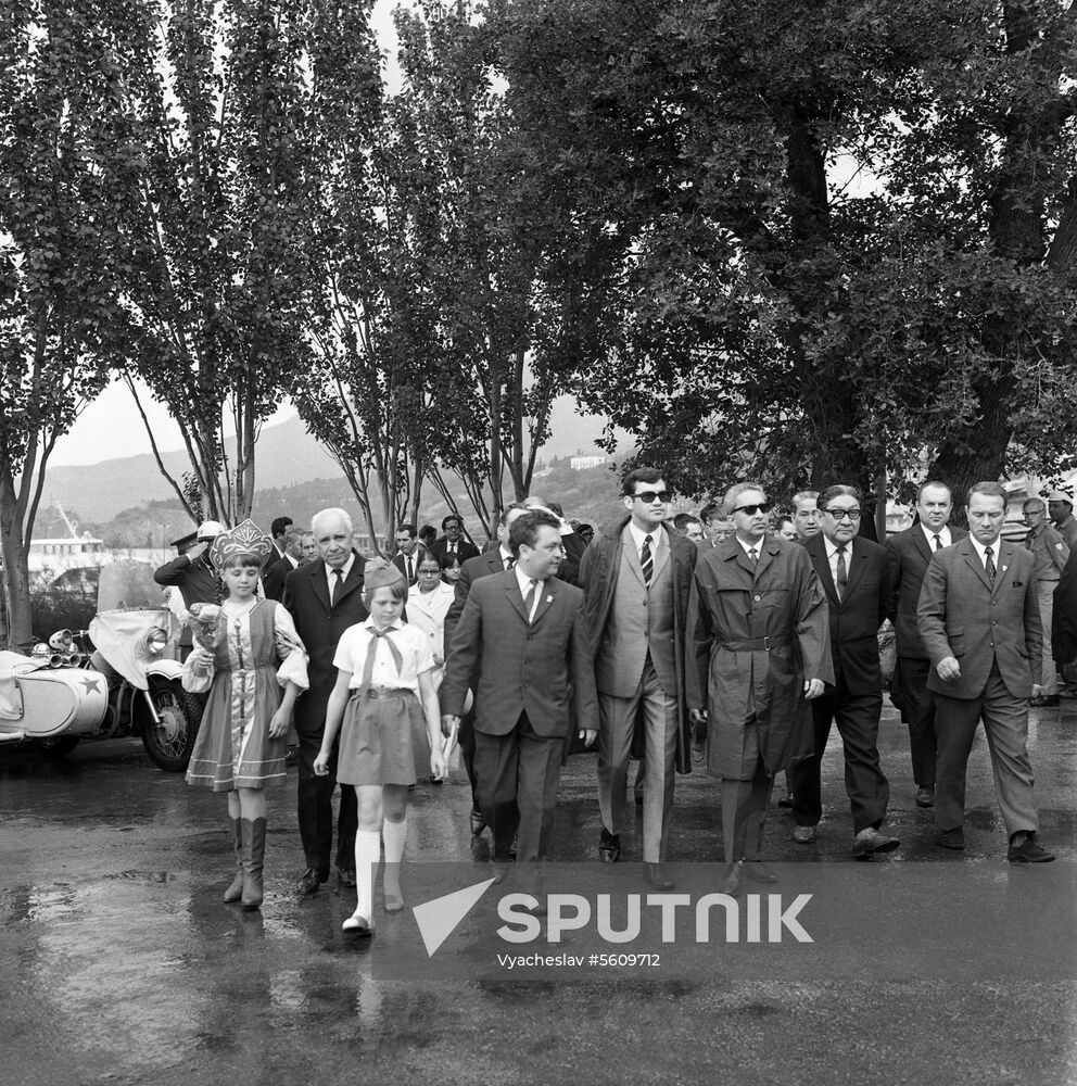 King of Nepal visits the USSR
