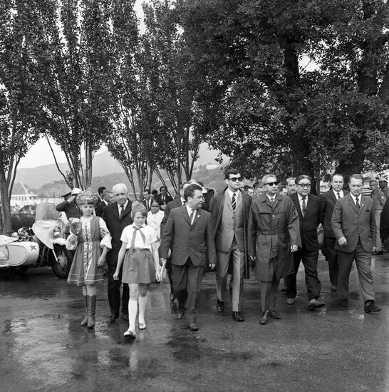 King of Nepal visits the USSR