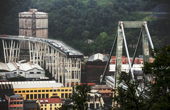 Highway bridge collapses in Genoa