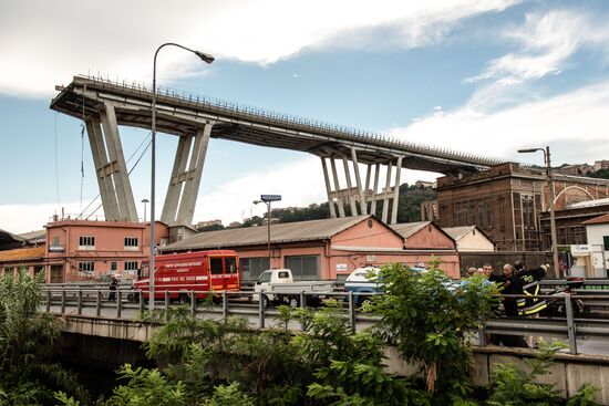 Highway bridge collapses in Genoa