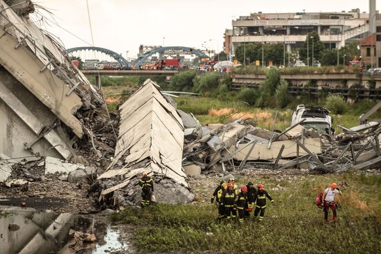 Highway bridge collapses in Genoa