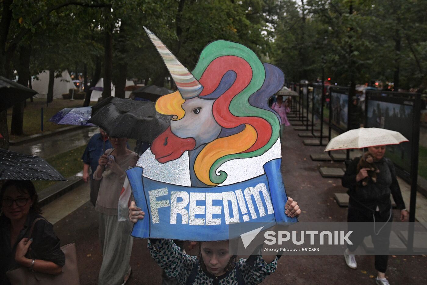 Mothers' March in support of defendants in New Greatness case