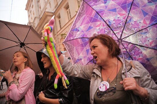 Mothers' March in support of defendants in New Greatness case