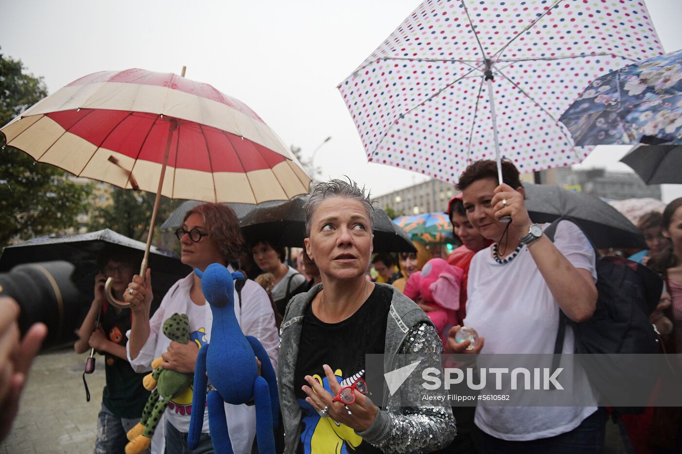 Mothers' March in support of defendants in New Greatness case