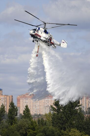 Demonstration by Moscow Department of Civil Defense, Emergencies and Fire Safety to mark Air Fleet Day