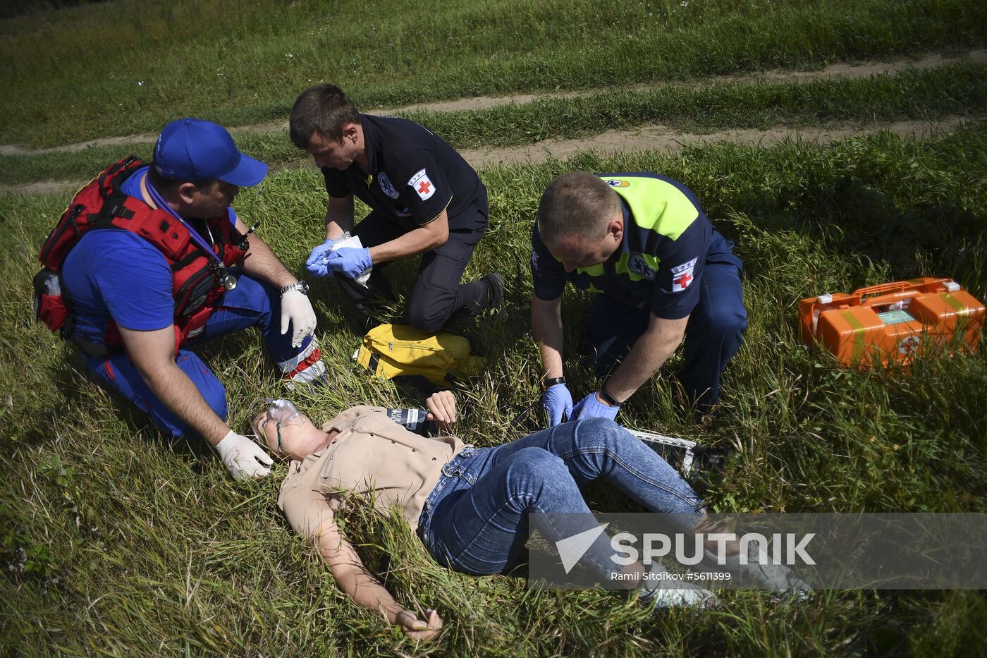 Demonstration by Moscow Department of Civil Defense, Emergencies and Fire Safety to mark Air Fleet Day