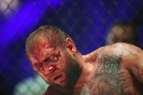 Mixed martial arts. Aleksander Emelianenko vs. Tony Johnson