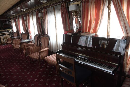 Imperial Russia tourist train departs