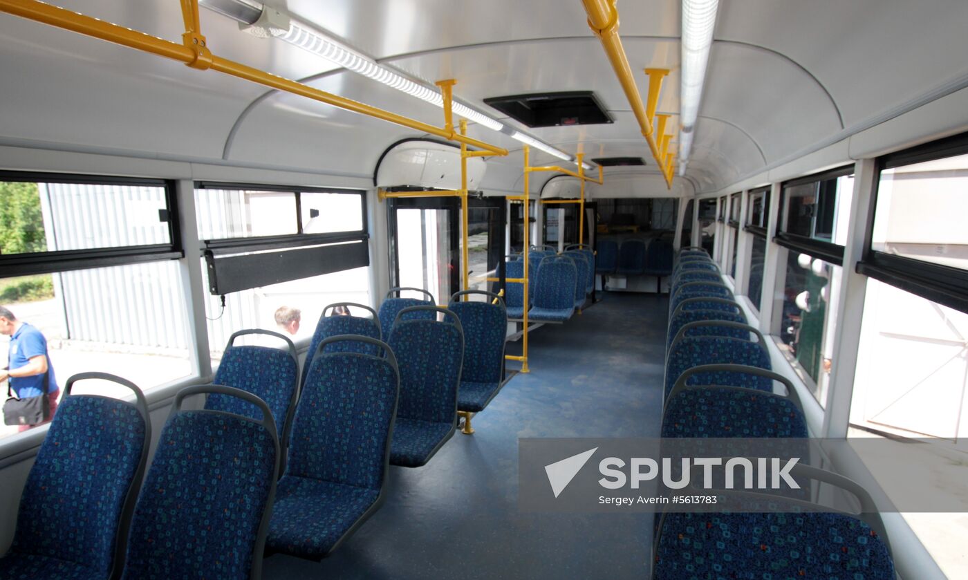First tram manufactured in Donetsk People's Republic presented in Donetsk
