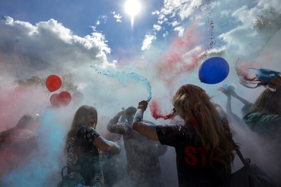Tricolor festival on Russia's National Flag Day