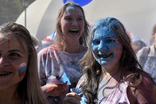 Tricolor festival on Russia's National Flag Day