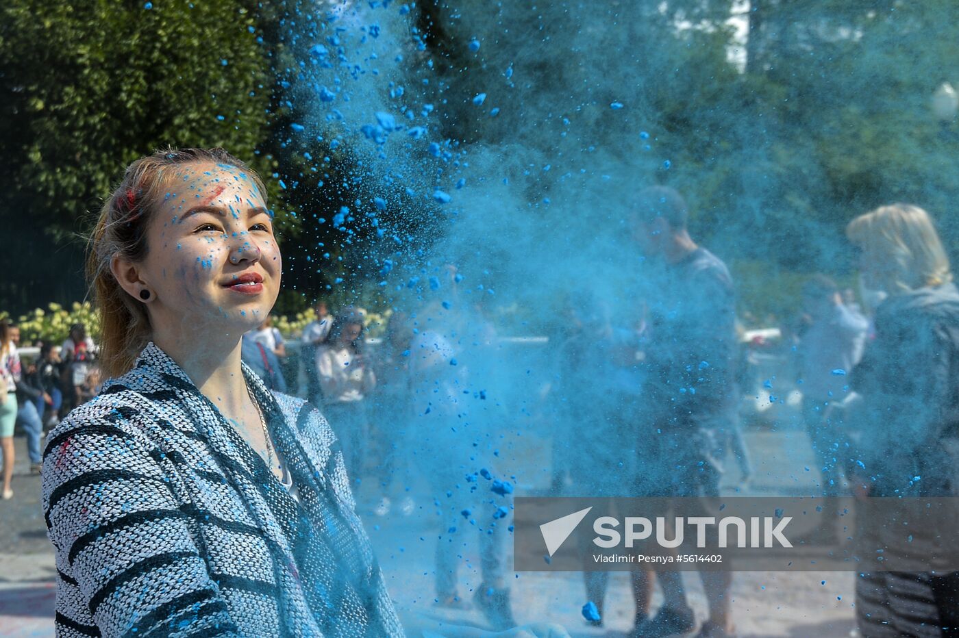 Tricolor festival on Russia's National Flag Day