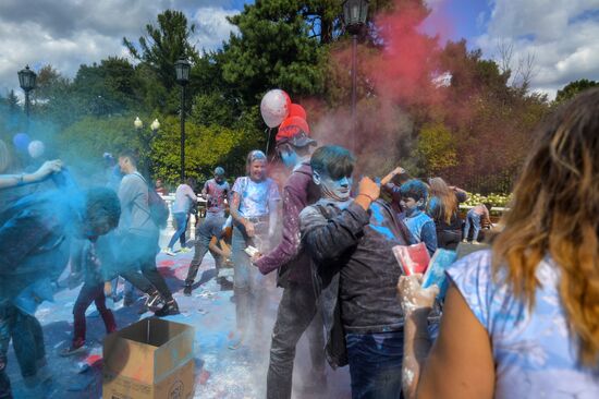 Tricolor festival on Russia's National Flag Day