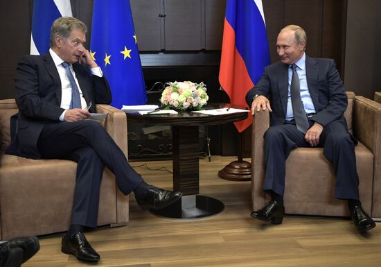 Russian President Vladimir Putin meets with Finnish President Sauli Niinisto