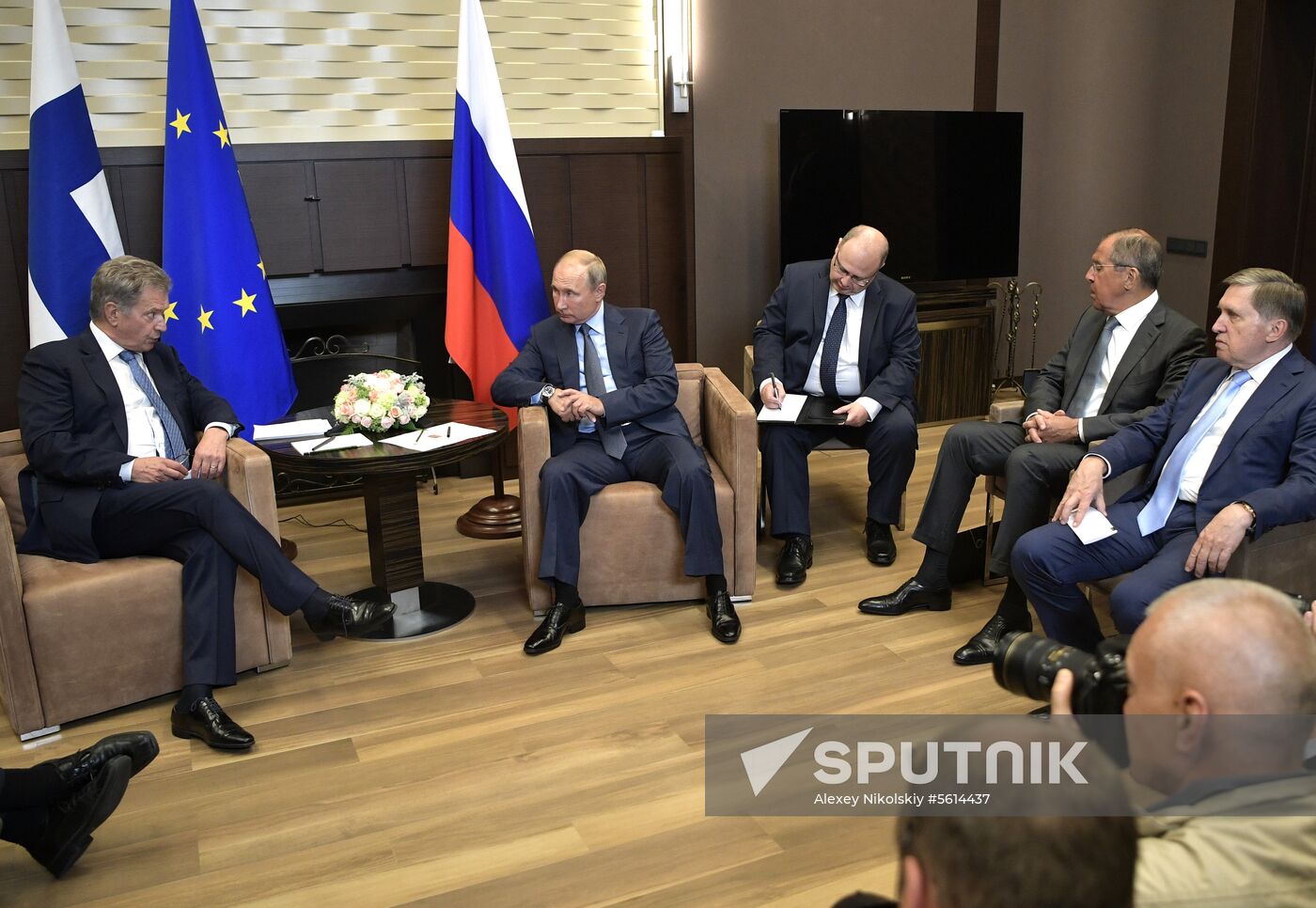 Russian President Vladimir Putin meets with Finnish President Sauli Niinisto
