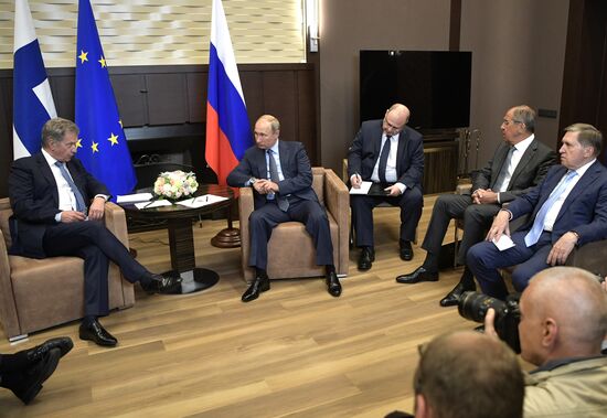 Russian President Vladimir Putin meets with Finnish President Sauli Niinisto