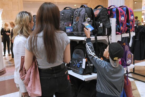 School bazaar Big Break