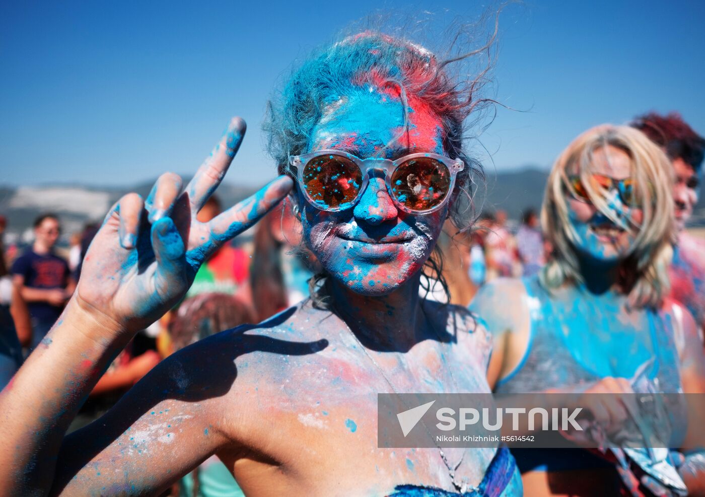 Tricolor festival on Russia's National Flag Day