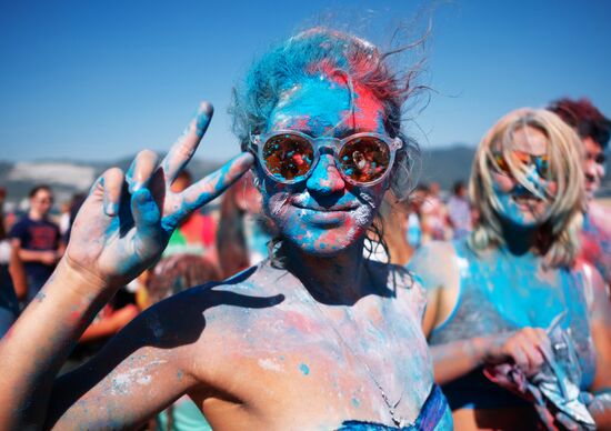 Tricolor festival on Russia's National Flag Day