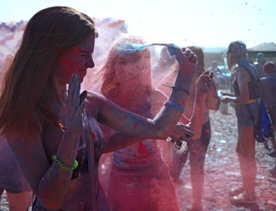 Tricolor festival on Russia's National Flag Day