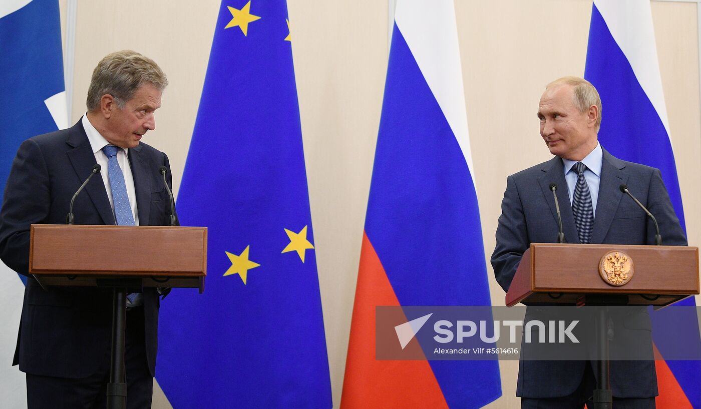 Russian President Vladimir Putin meets with Finnish President Sauli Niinisto