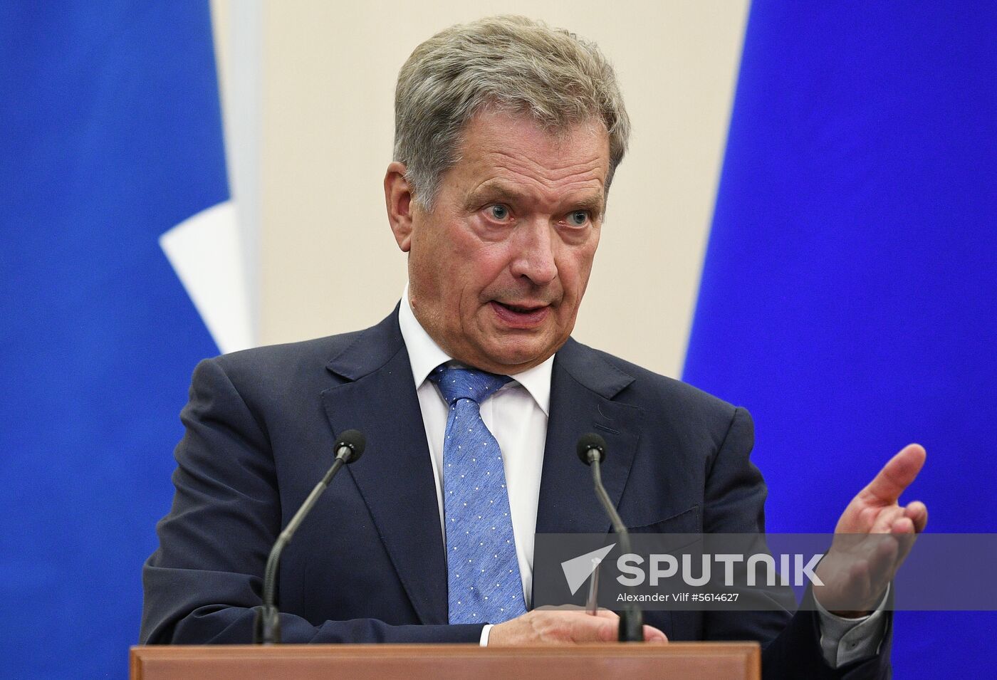 Russian President Vladimir Putin meets with Finnish President Sauli Niinisto