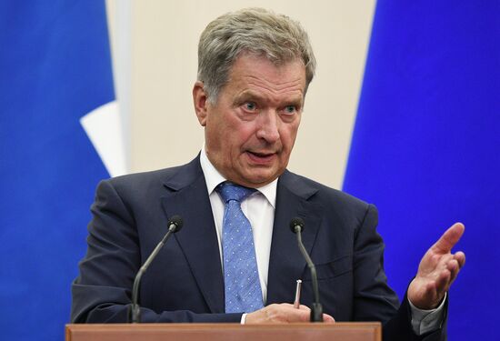 Russian President Vladimir Putin meets with Finnish President Sauli Niinisto