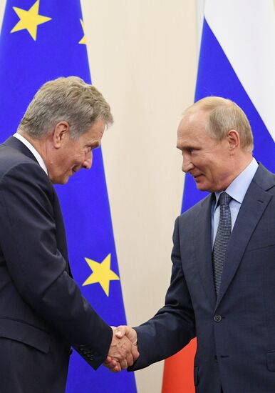 Russian President Vladimir Putin meets with Finnish President Sauli Niinisto