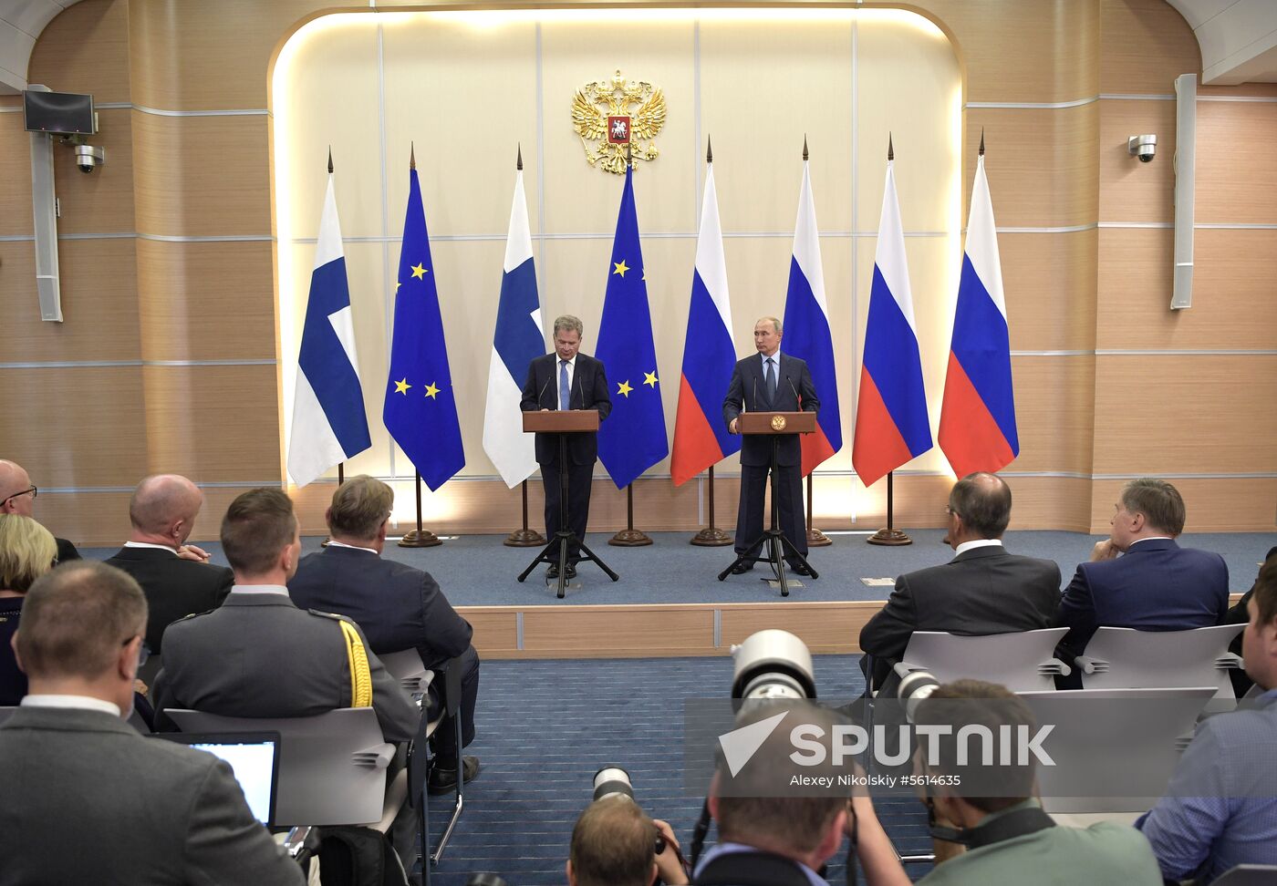 Russian President Vladimir Putin meets with Finnish President Sauli Niinisto