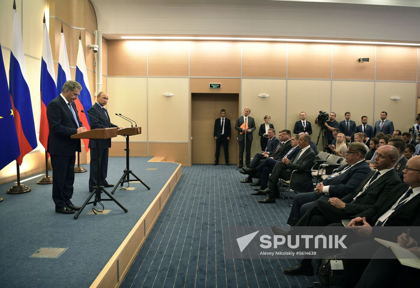 Russian President Vladimir Putin meets with Finnish President Sauli Niinisto
