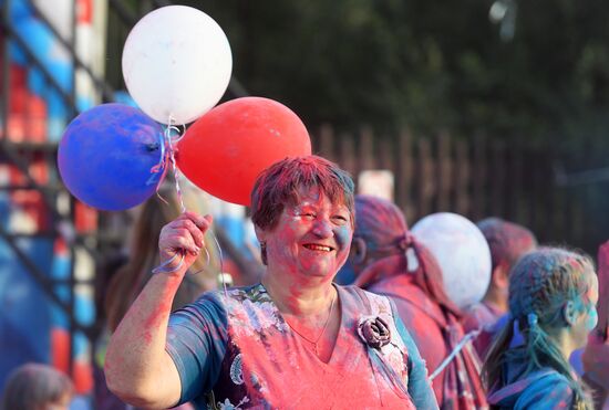 Tricolor festival on Russia's National Flag Day