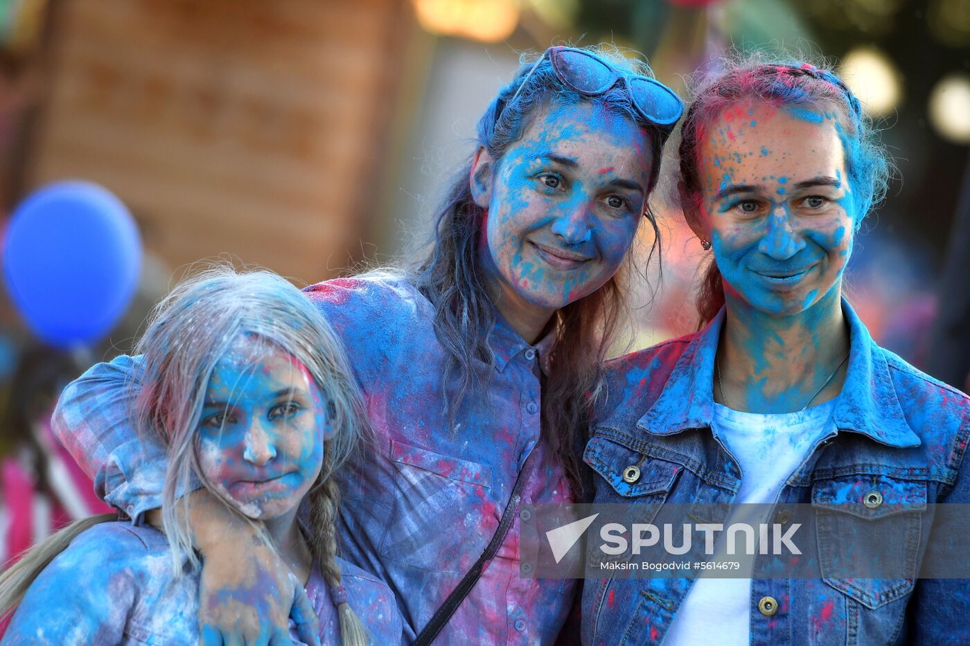 Tricolor festival on Russia's National Flag Day