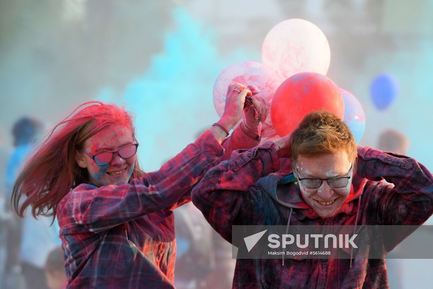 Tricolor festival on Russia's National Flag Day