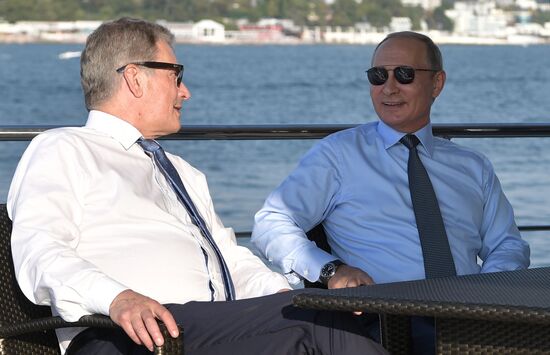 Russian President Vladimir Putin meets with Finnish President Sauli Niinisto