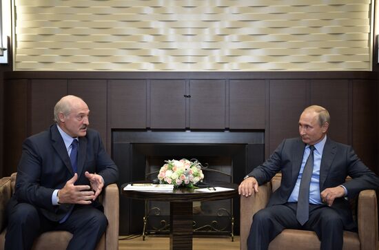 Russian President Vladimir Putin meets with Belarusian President Alexander Lukashenko