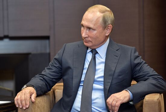 Russian President Vladimir Putin meets with Belarusian President Alexander Lukashenko