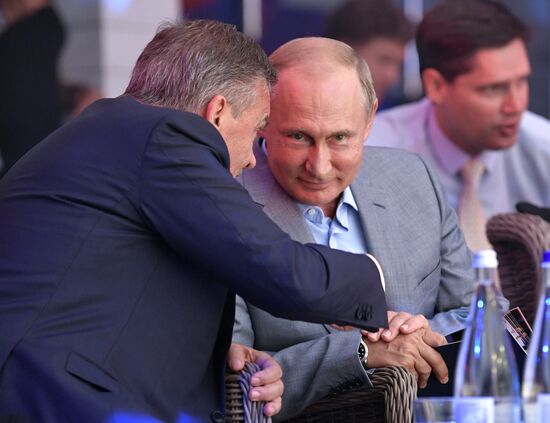 Vladimir Putin attends international combat sambo tournament