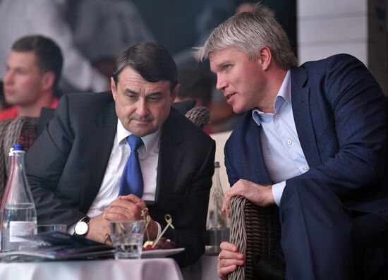 Vladimir Putin attends international combat sambo tournament