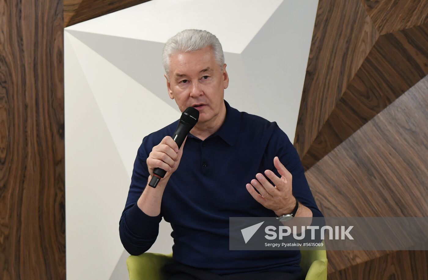 Roundtable with Sobyanin on transport development