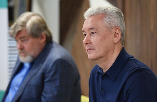 Roundtable with Sobyanin on transport development