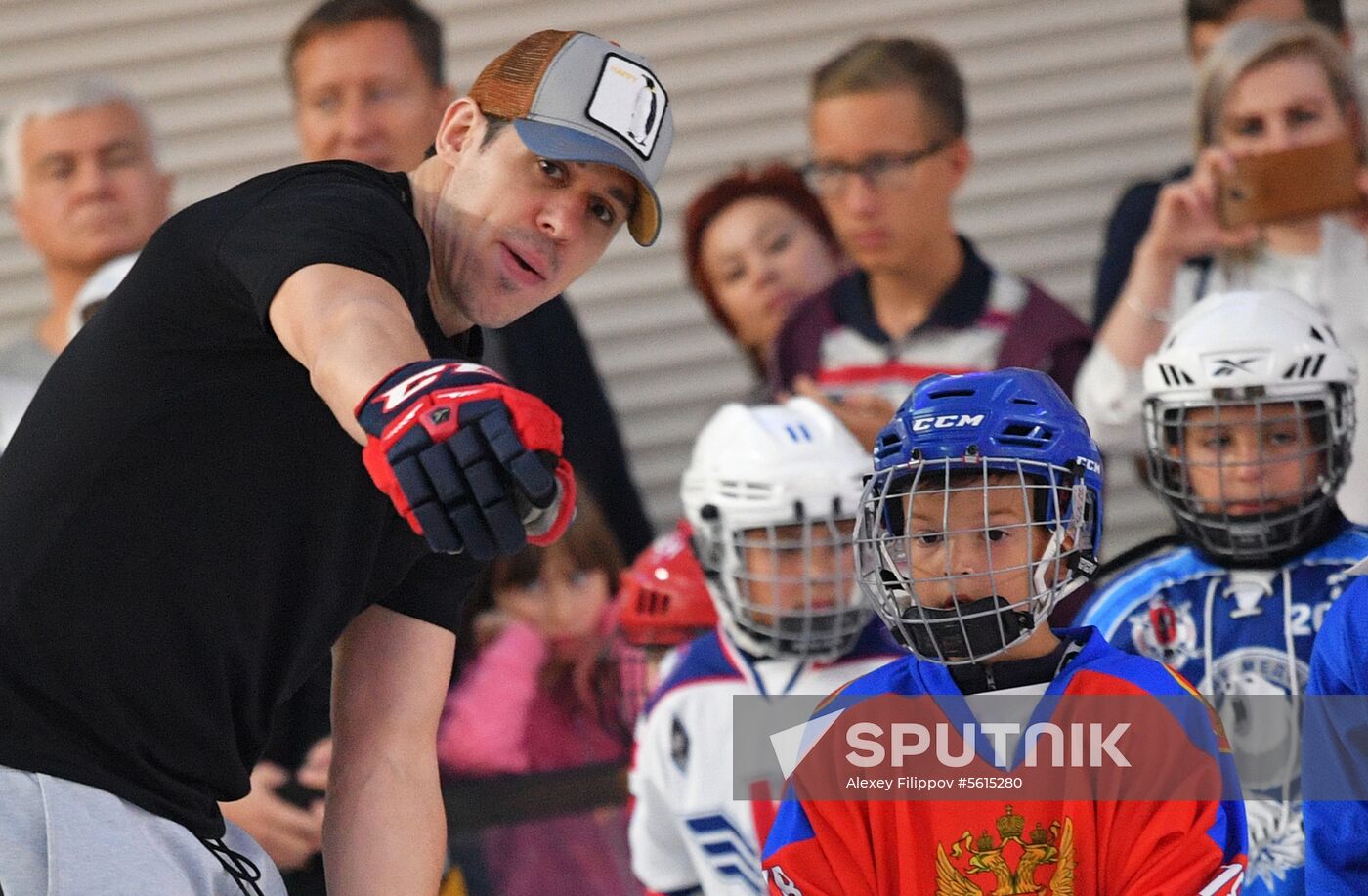 Workshop by ice hockey players Yevgeny Malkin and Ilya Kovalchuk in Moscow