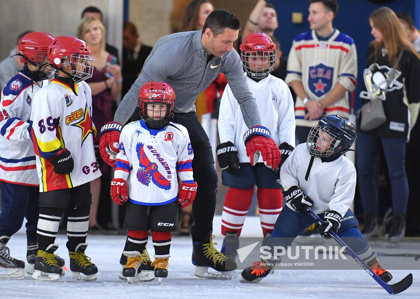 Workshop by ice hockey players Yevgeny Malkin and Ilya Kovalchuk in Moscow