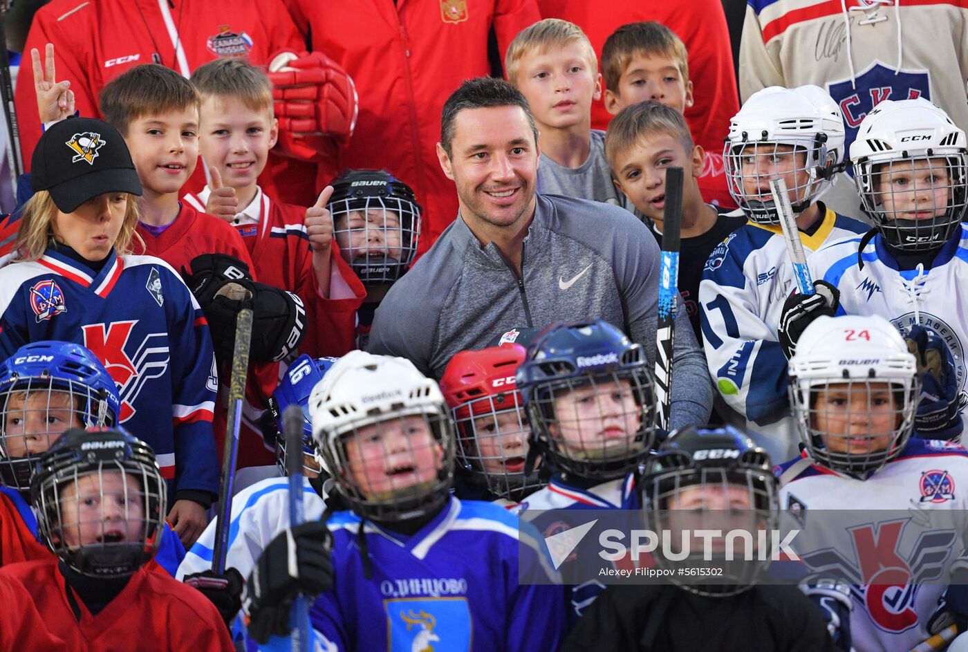 Workshop by ice hockey players Yevgeny Malkin and Ilya Kovalchuk in Moscow