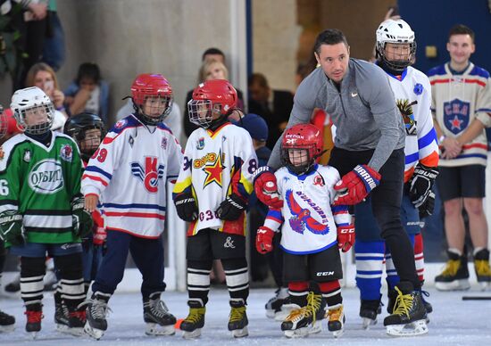 Workshop by ice hockey players Yevgeny Malkin and Ilya Kovalchuk in Moscow