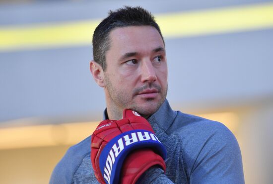 Workshop by ice hockey players Yevgeny Malkin and Ilya Kovalchuk in Moscow