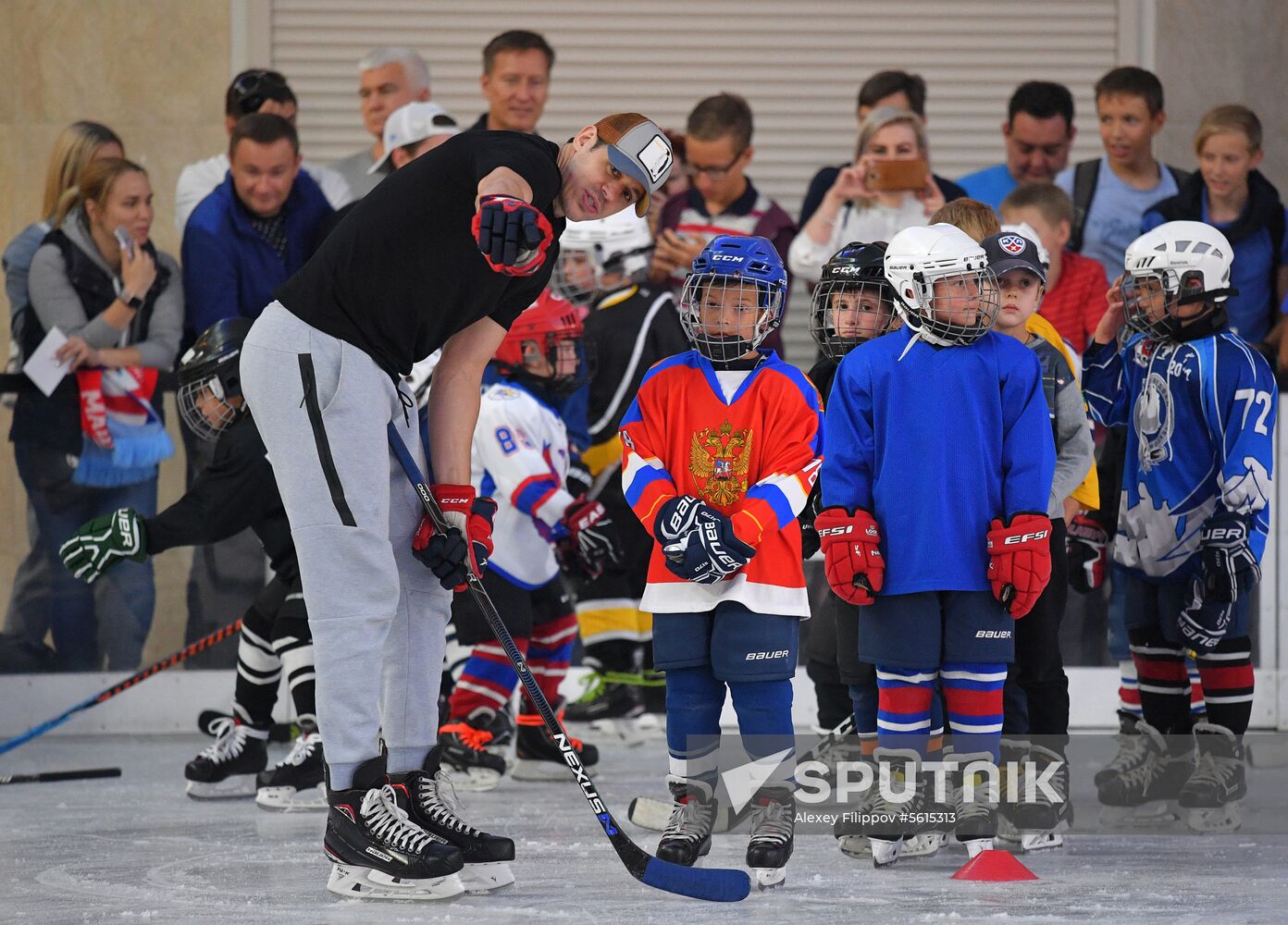 Workshop by ice hockey players Yevgeny Malkin and Ilya Kovalchuk in Moscow