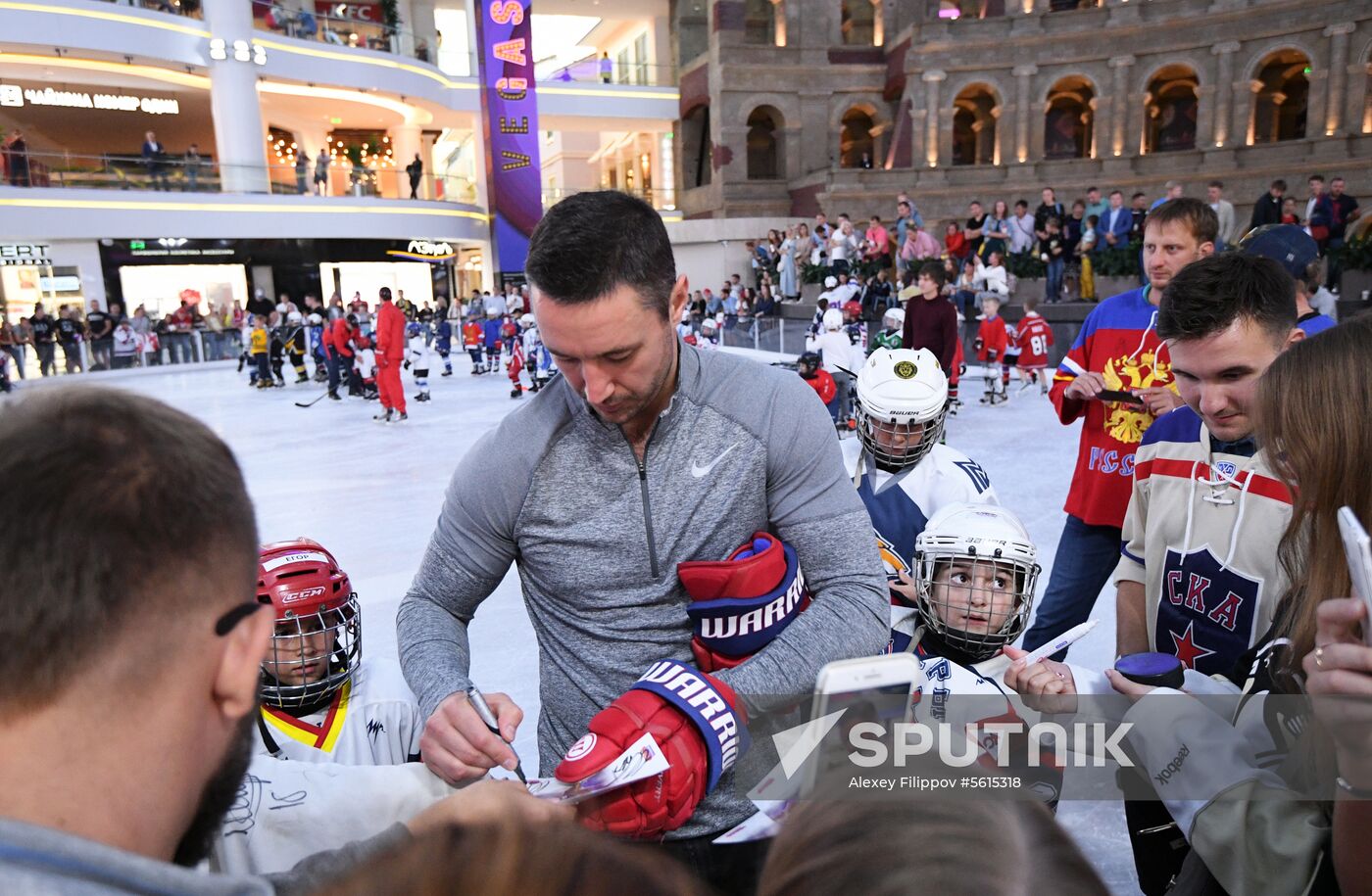 Workshop by ice hockey players Yevgeny Malkin and Ilya Kovalchuk in Moscow