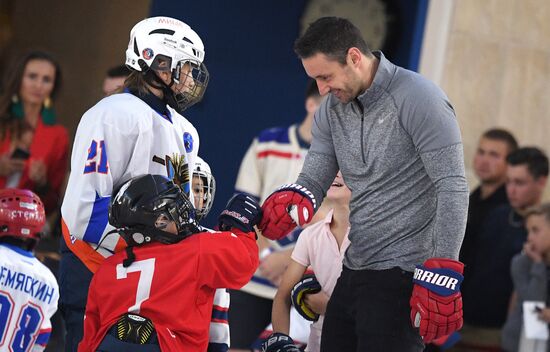 Workshop by ice hockey players Yevgeny Malkin and Ilya Kovalchuk in Moscow