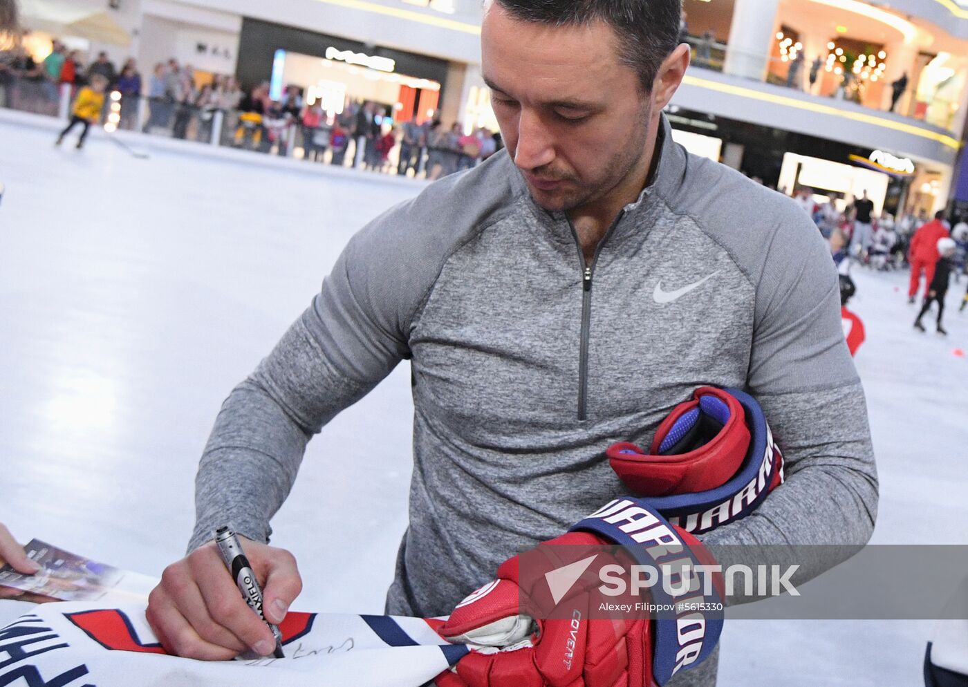 Workshop by ice hockey players Yevgeny Malkin and Ilya Kovalchuk in Moscow