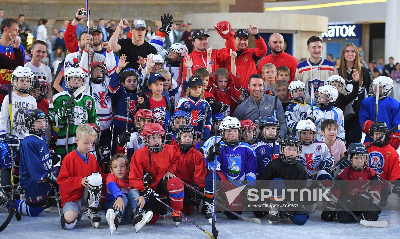 Workshop by ice hockey players Yevgeny Malkin and Ilya Kovalchuk in Moscow